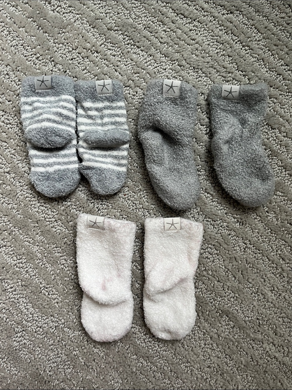 Barefoot Dreams Infant Baby Cozy Sock Set - Gray & Cream